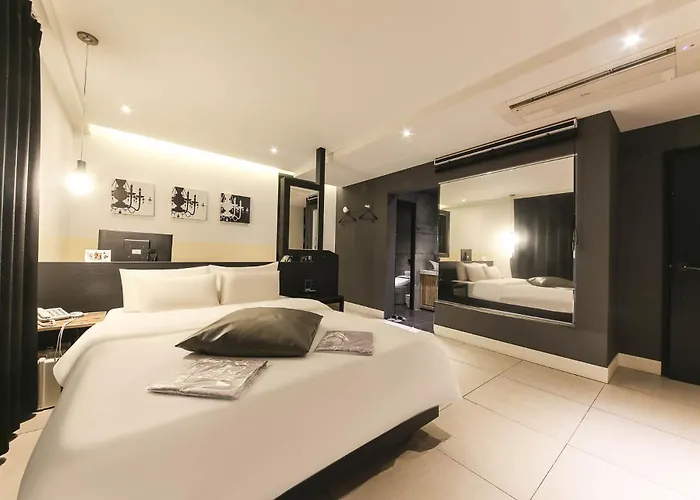 Hotel Yaja Sasang Terminal 2*