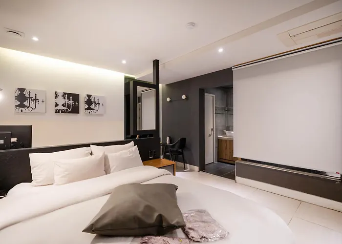 Hotel Yaja Sasang Terminal 2*
