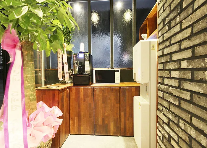 Yaja Sasang Terminal Hotel 2*